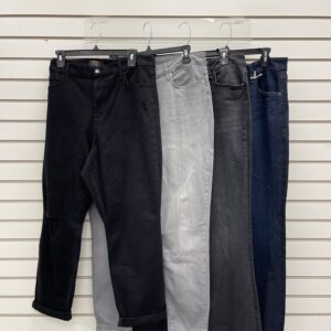 Assorted Women's Apparel: 88% Off Original Retail (G60801)