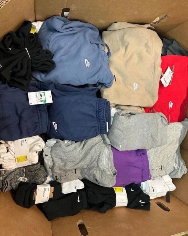 Nike clothing pallets - Amazon Mega warehouse